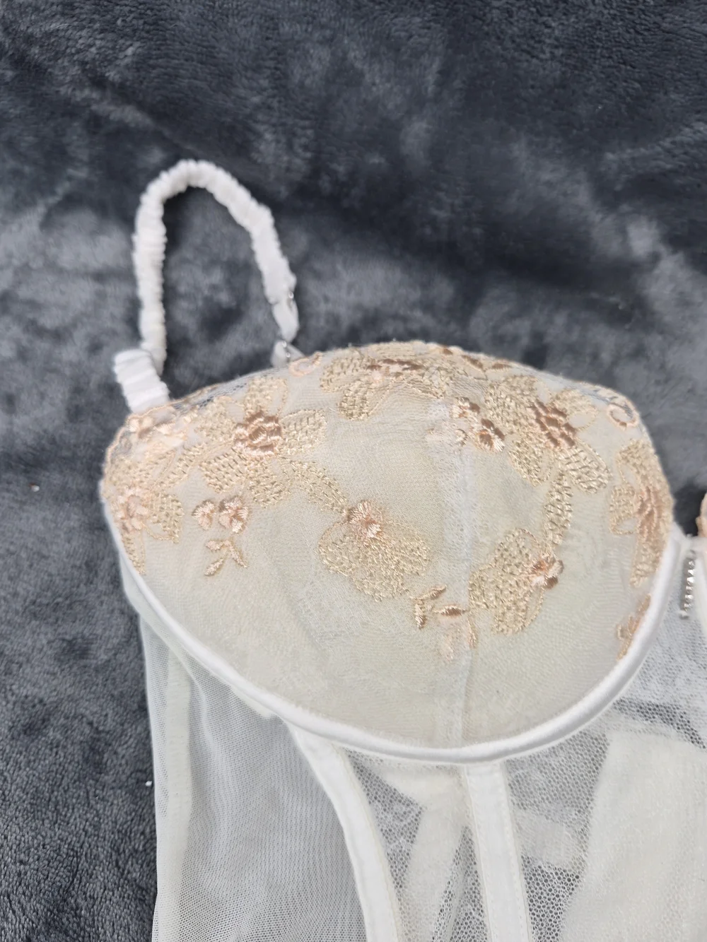 I do, Victoria Secret  34B Bridal Corset Mesh Panels Gold Floral Embroidered